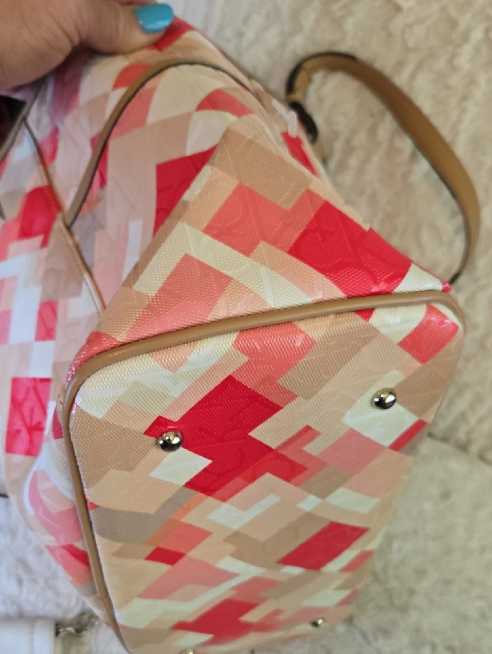 Women’s Geometric Pink & Red Tote Bag (FREE BEAUTY GIFT INCLUDED) - Picture 7 of 9